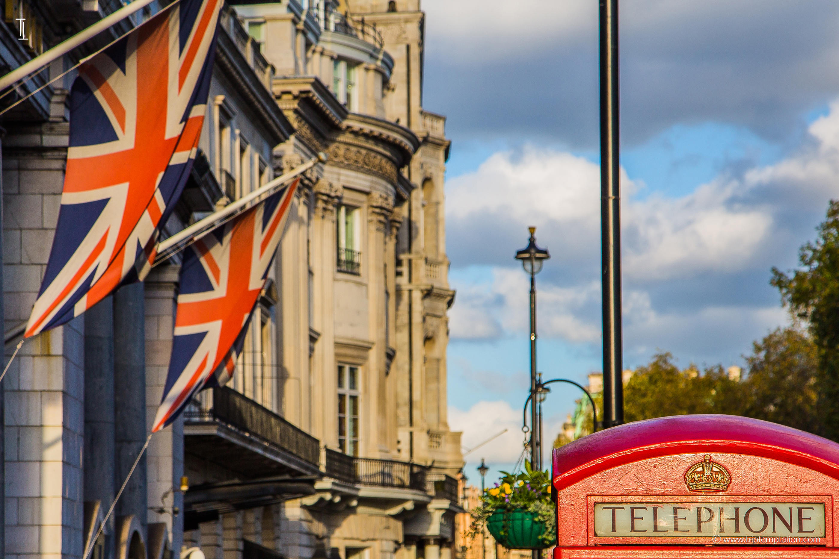 2 столицы великобритании. Столица Великобритании флаг. Флаг Великобритании и Биг Бен. Великобритания Лондон флаг. Британский флаг в Лондоне.