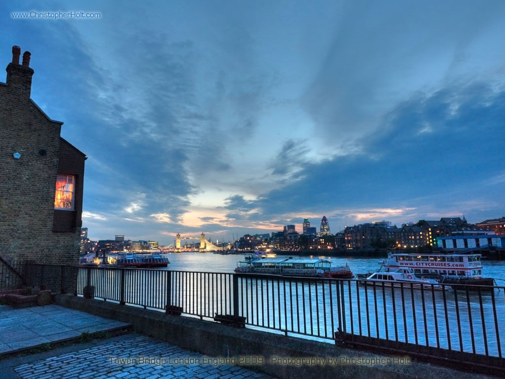 Free London Wallpaper - Thames Night - HD Wallpaper 