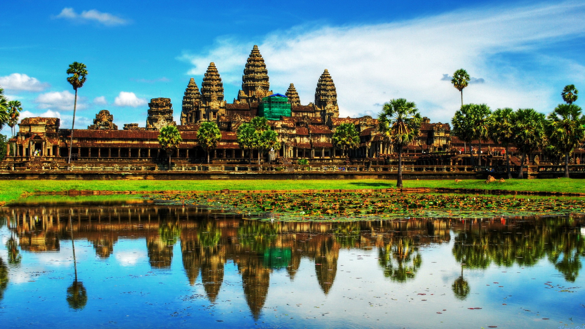 Download Now Full Hd Wallpaper Angkor Wat Lake Hidden - Angkor Wat - HD Wallpaper 