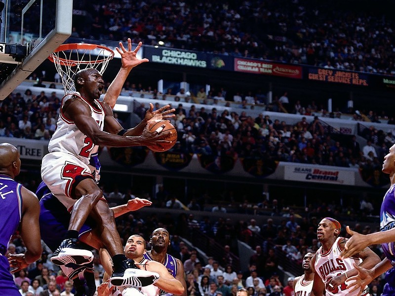 Wallpaper Hd Michael Jordan Wallpaper Wallpaper - Dunk Michael Jordan - HD Wallpaper 