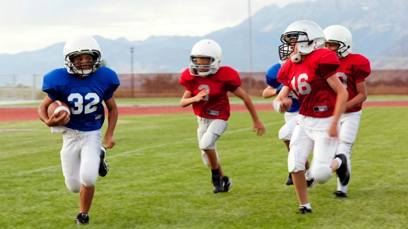 Hq Sports Wallpapers - Lets Play Football - HD Wallpaper 