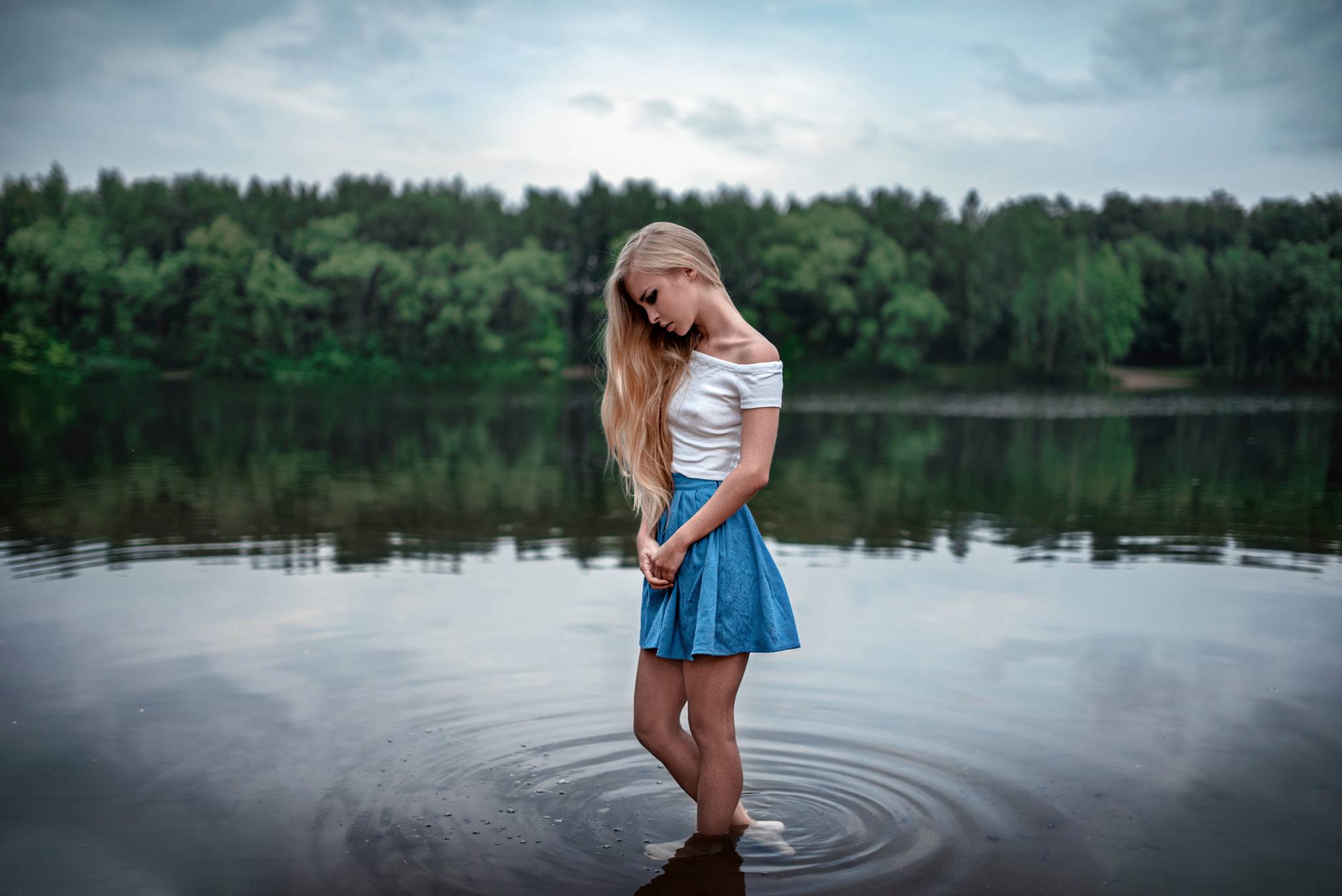 Sad Girl Wallpaper 71 Free Download - Girl Standing On Water - HD Wallpaper 