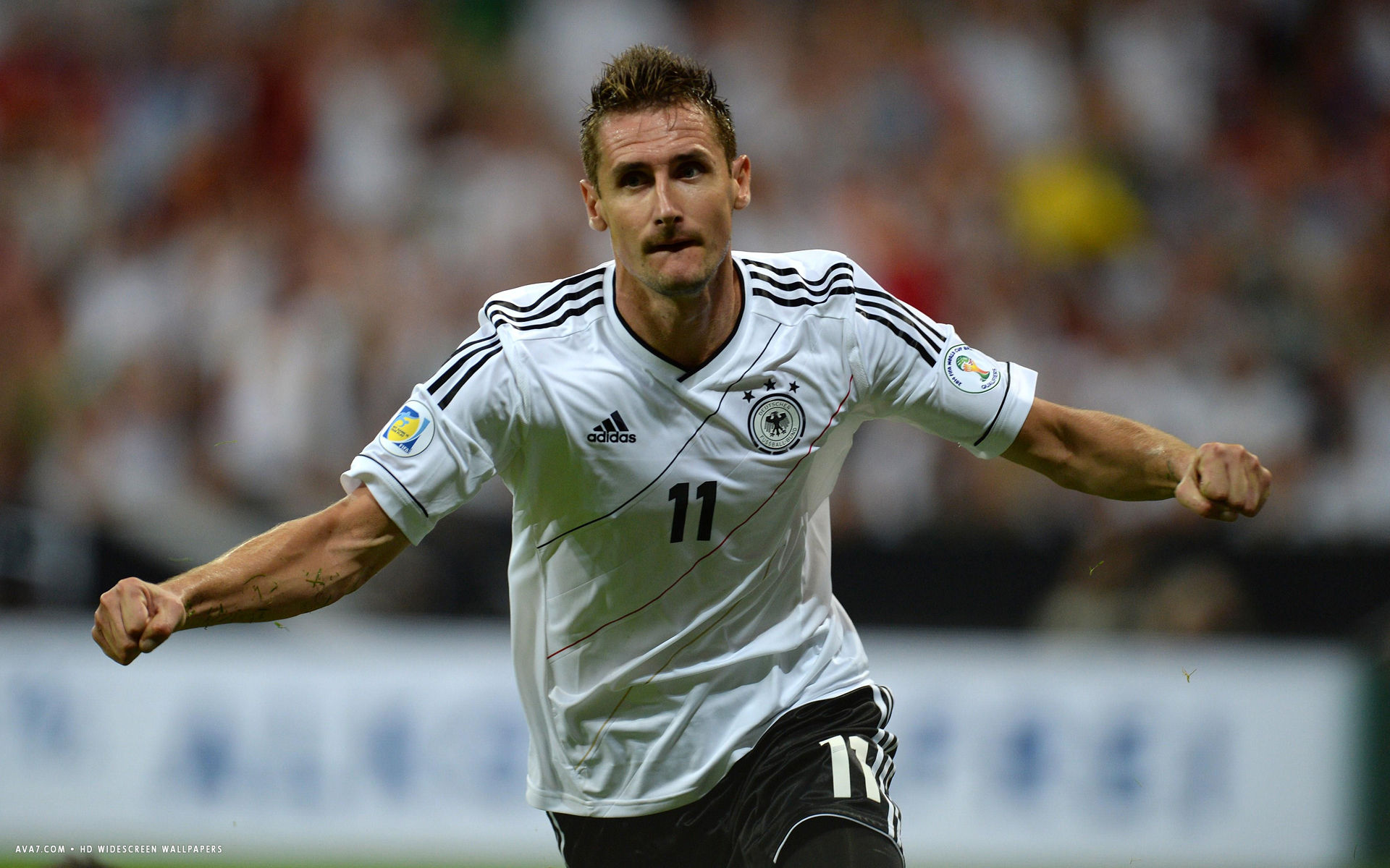 Miroslav Klose Football Player Hd Widescreen Wallpaper - Miroslav Klose Wallpaper Hd - HD Wallpaper 