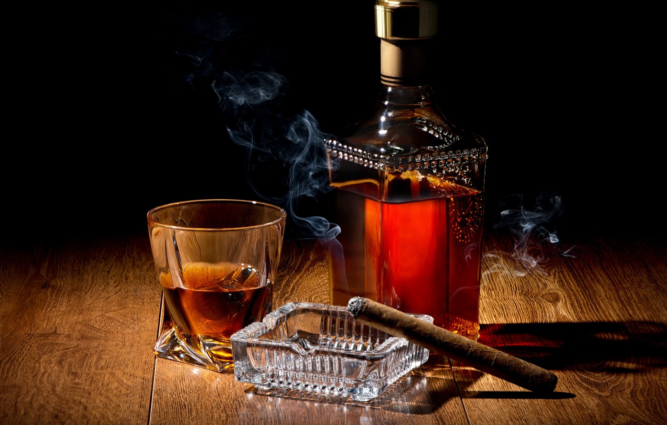 Photo Wallpaper Glass, Smoke, Shadow, Cigar, Whiskey, - Whiskey Cup And Cigar - HD Wallpaper 