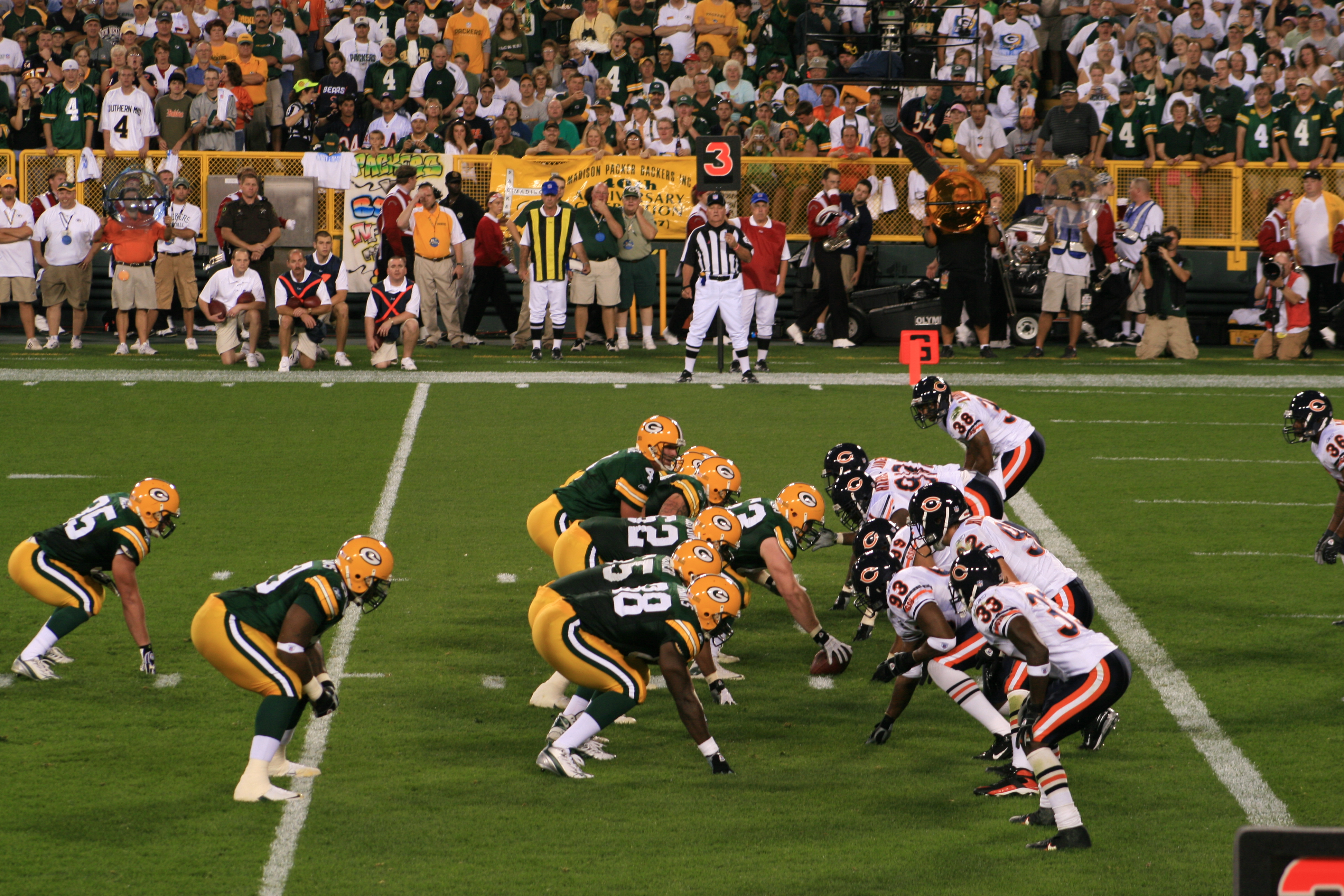 Bears V Packers 02 - Žoge Za Ameriški Nogomet - HD Wallpaper 