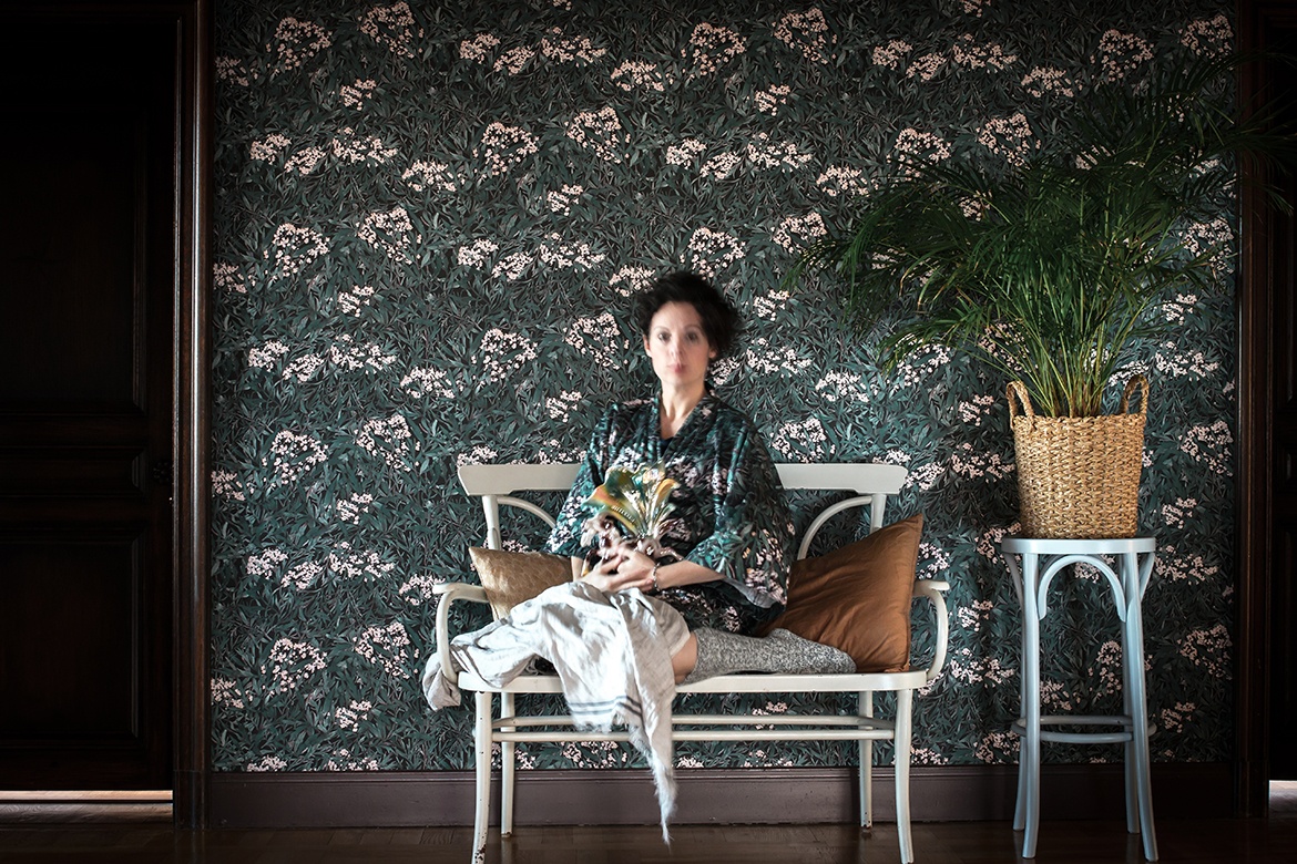 Malin Sandberg Dromma10 - Sitting - HD Wallpaper 