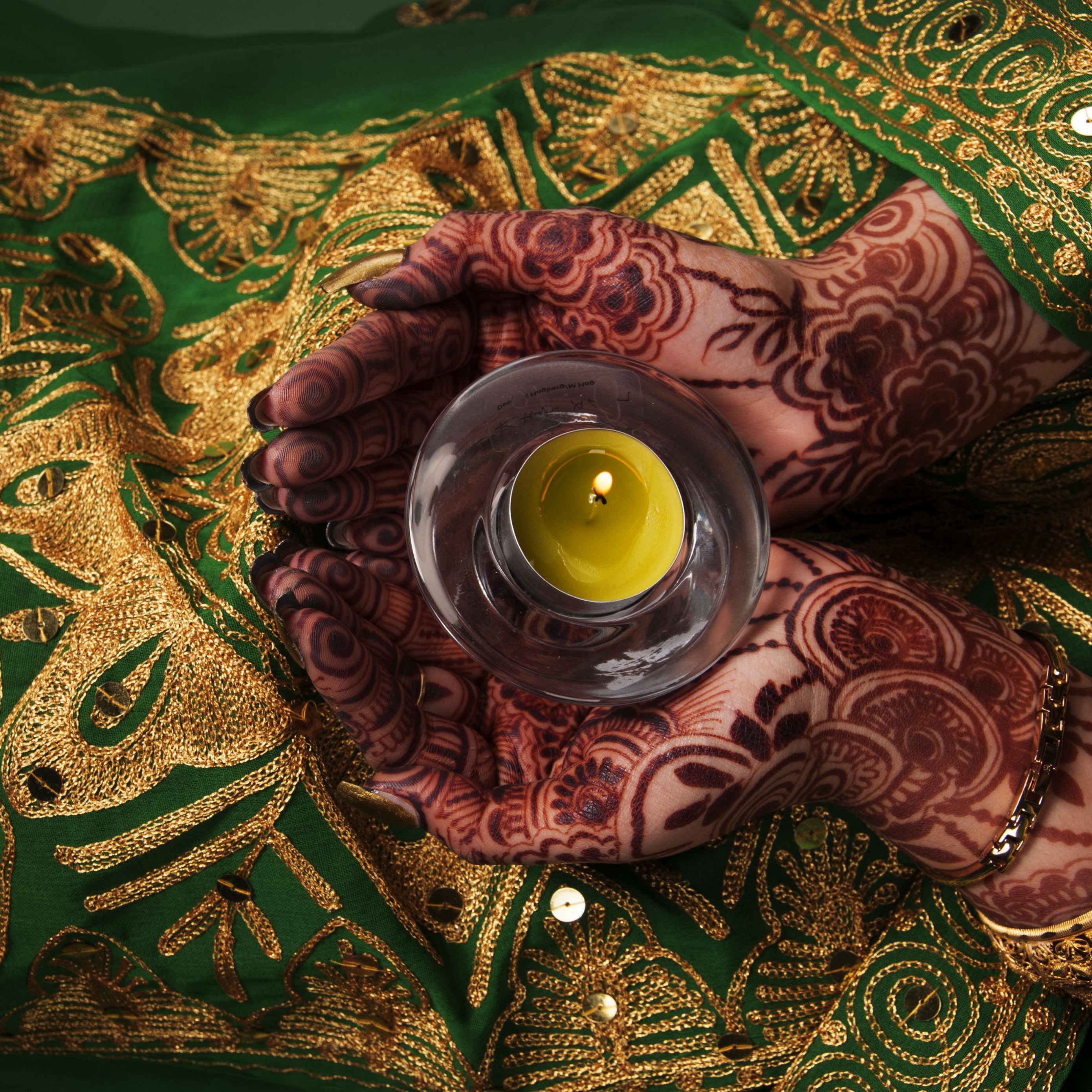 Wallpaper Mehndi, Henna, Candle, Hands, Palms - Mehndi - HD Wallpaper 