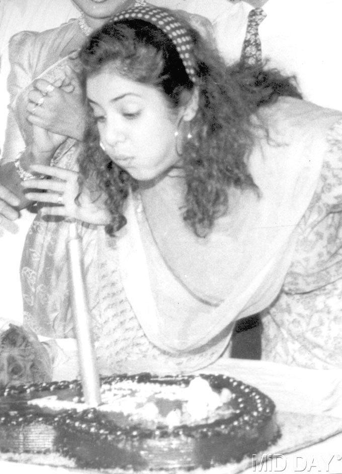 Divya Bharti Last Birthday - HD Wallpaper 