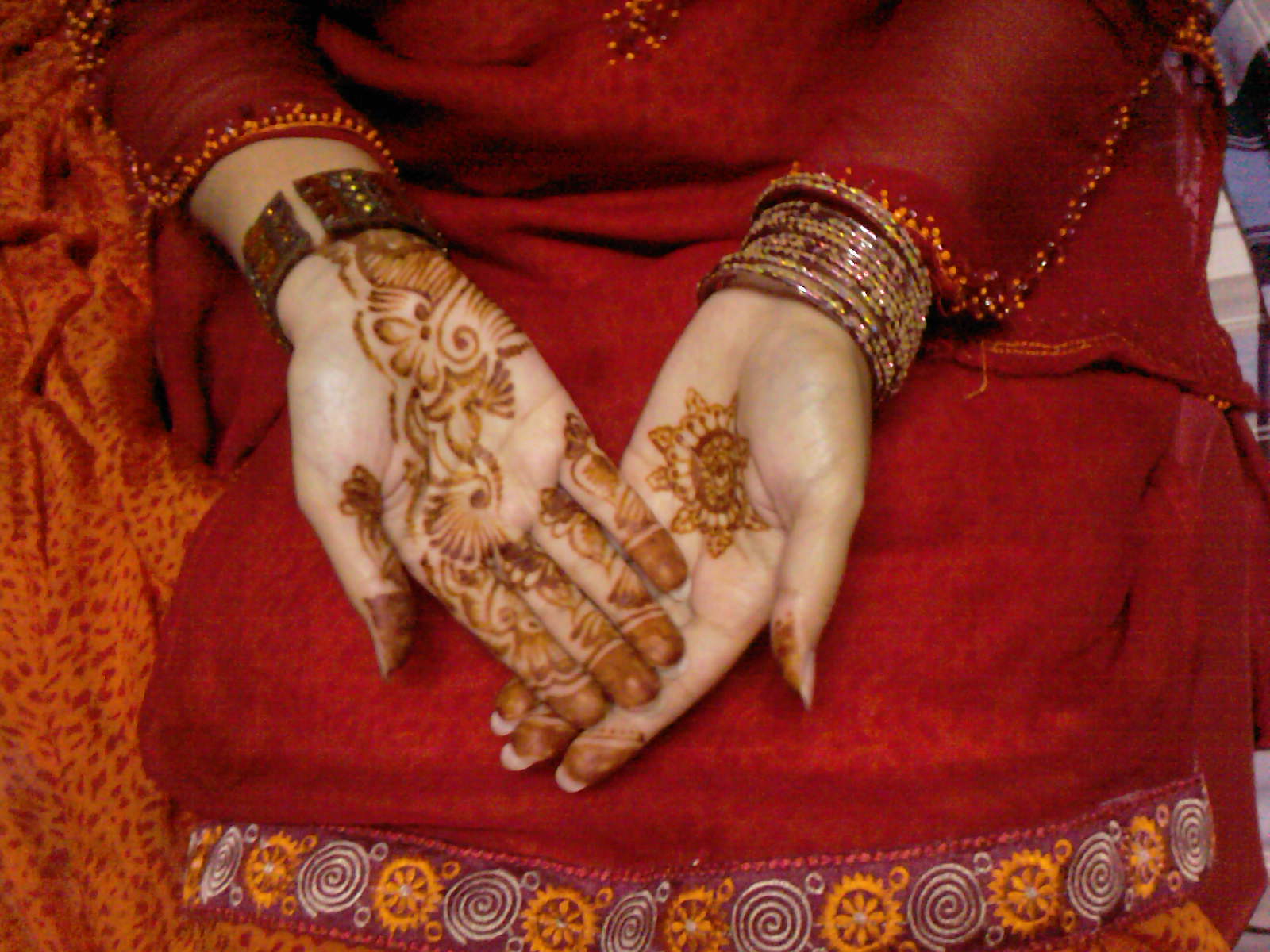 Mehndi Walay Hath - HD Wallpaper 