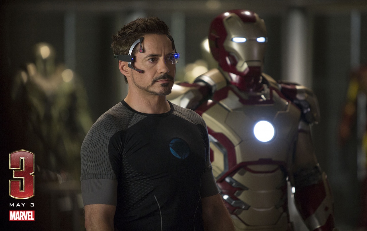 Tony Stark And Iron Man Suit Wallpapers - Tony Stark Hd - HD Wallpaper 
