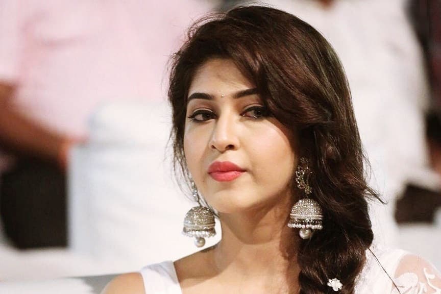 Sonarika Bhadoria Hot Bikini Pics Instagram Images - India's Most Beautiful Girls - HD Wallpaper 