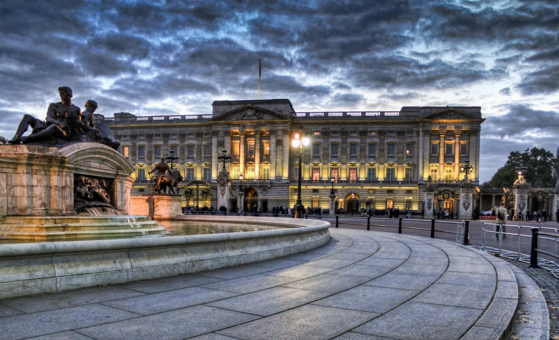 Buckingham Palace - HD Wallpaper 