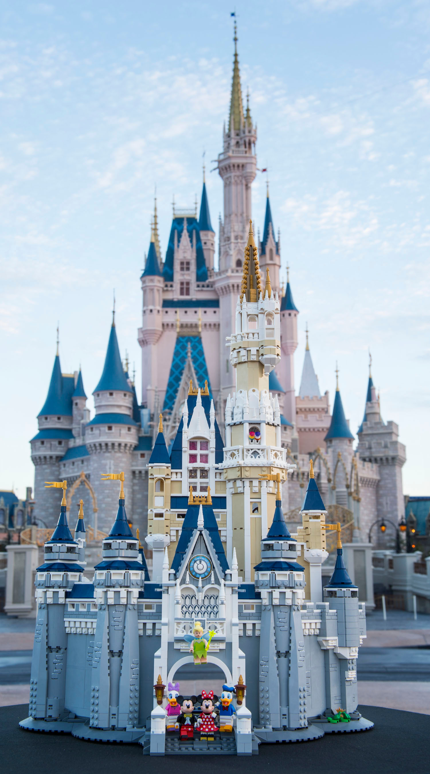 Build Cinderella’s Castle With This Massive 4,000 Piece - Disney World, Cinderella Castle - HD Wallpaper 