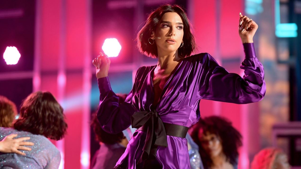 Fully Hd Wallpaper Dua Lipa - Dua Lipa Sunny Hill Festival - HD Wallpaper 