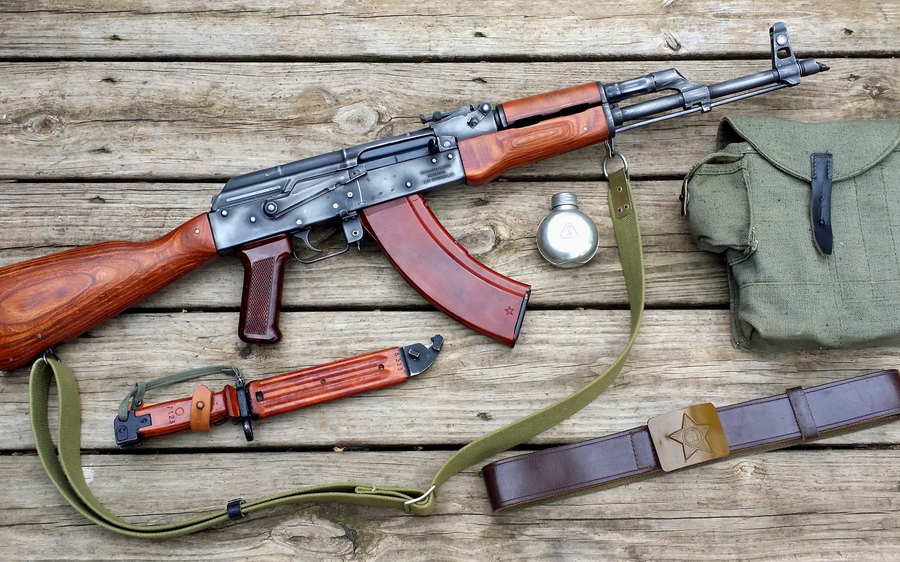 Wallpaper Ak-47 Gun, Bag, Knife, Weapon - Romanian Akm - HD Wallpaper 