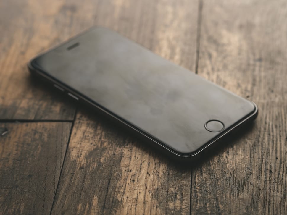 Space Grey Iphone 6 Preview - Iphone On The Floor - HD Wallpaper 