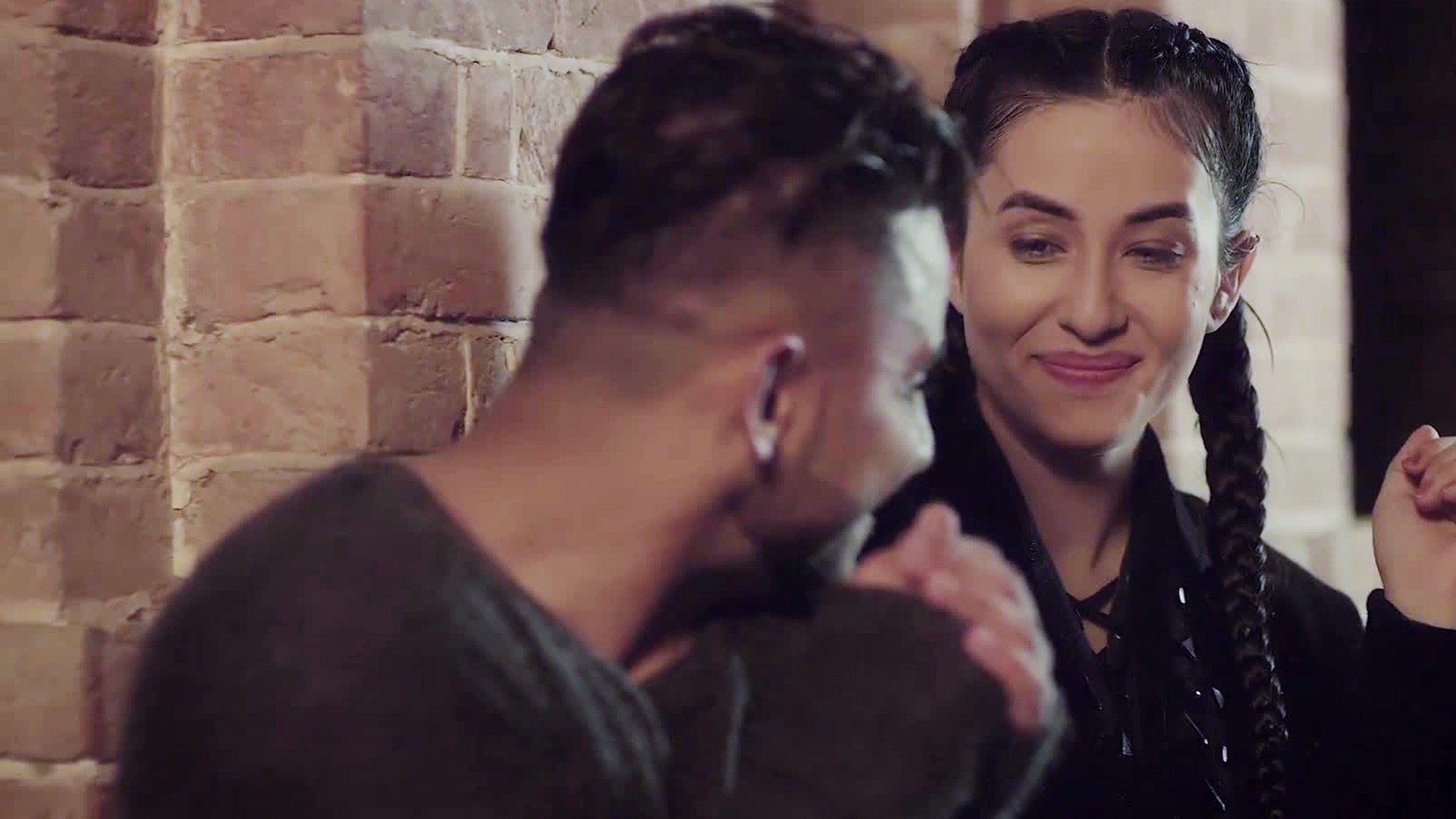 Millind Gaba Aditi Budhathoki Cute Couple Hd Wallpaper - Cute Couple Image In Hd - HD Wallpaper 