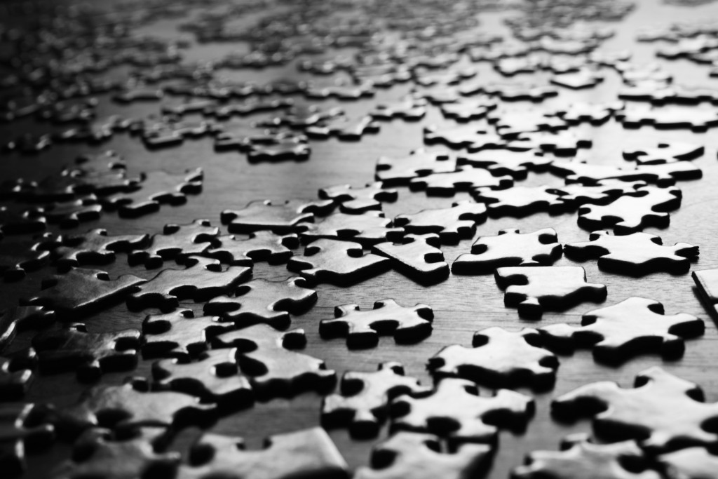 Puzzle Pieces Falling Apart - HD Wallpaper 