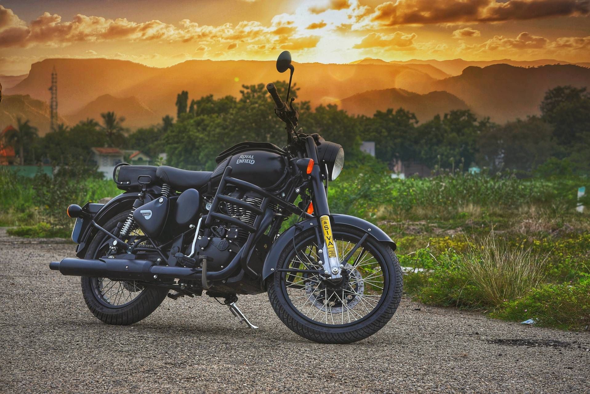 Royal Enfield Wallpaper Hd Download - HD Wallpaper 