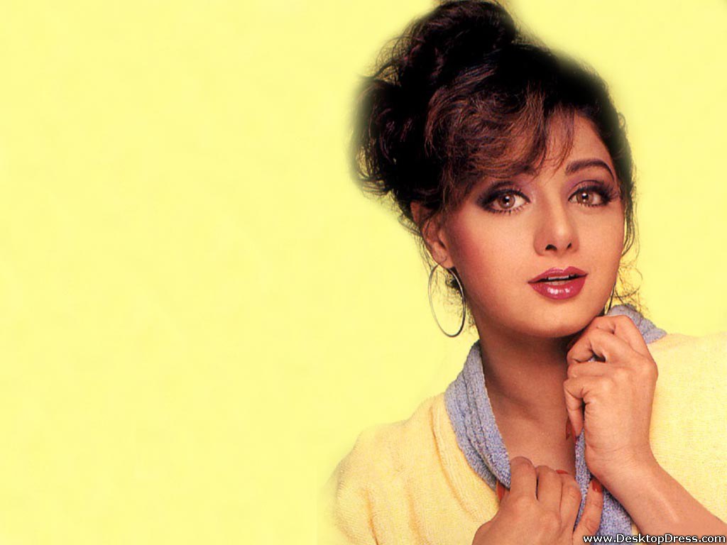 Sridevi Kapoor - HD Wallpaper 