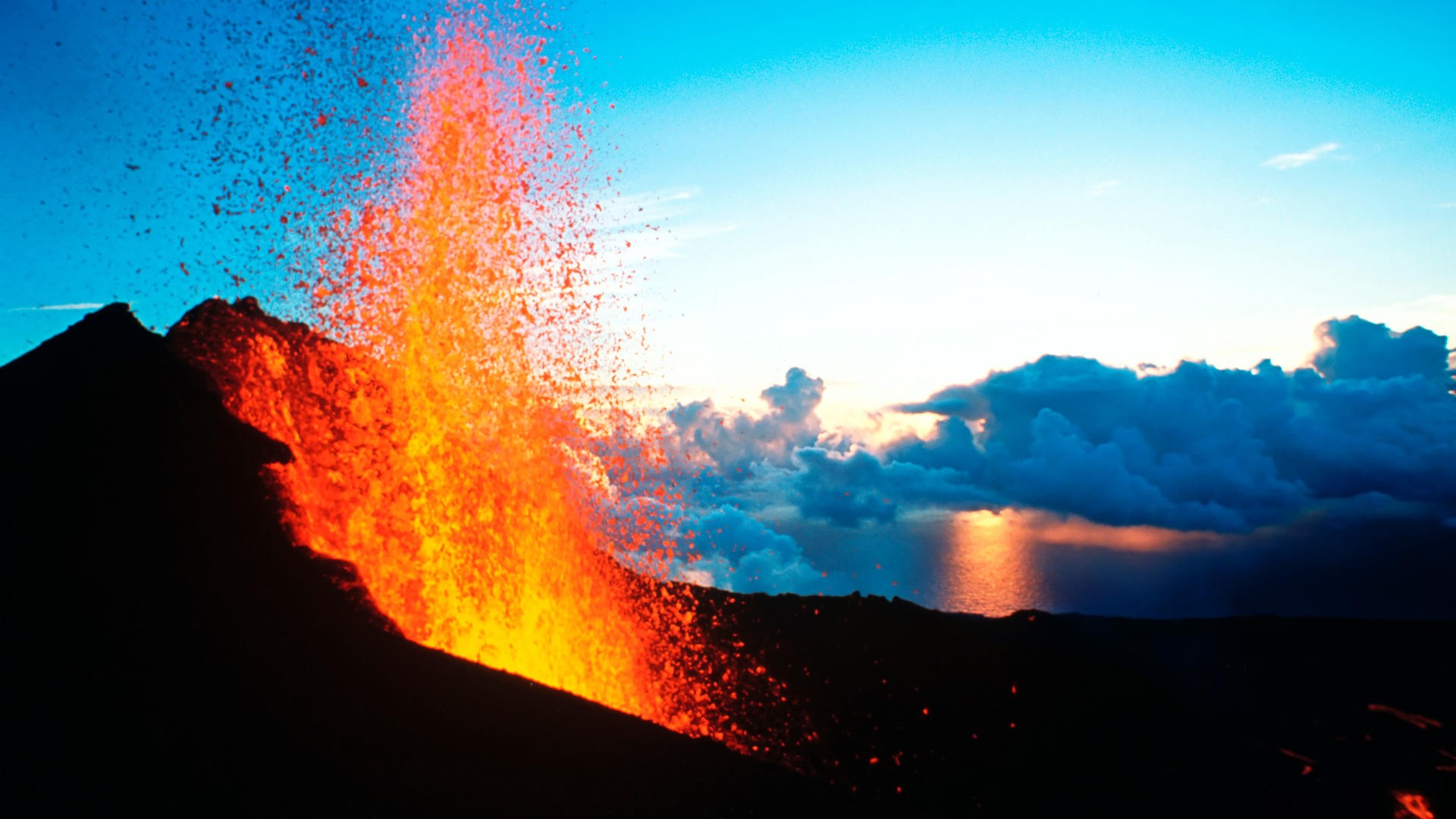 Volcano Desktop Backgrounds - HD Wallpaper 