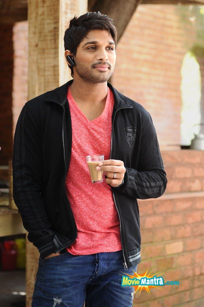 Allu Arjun Julayi Movie - HD Wallpaper 