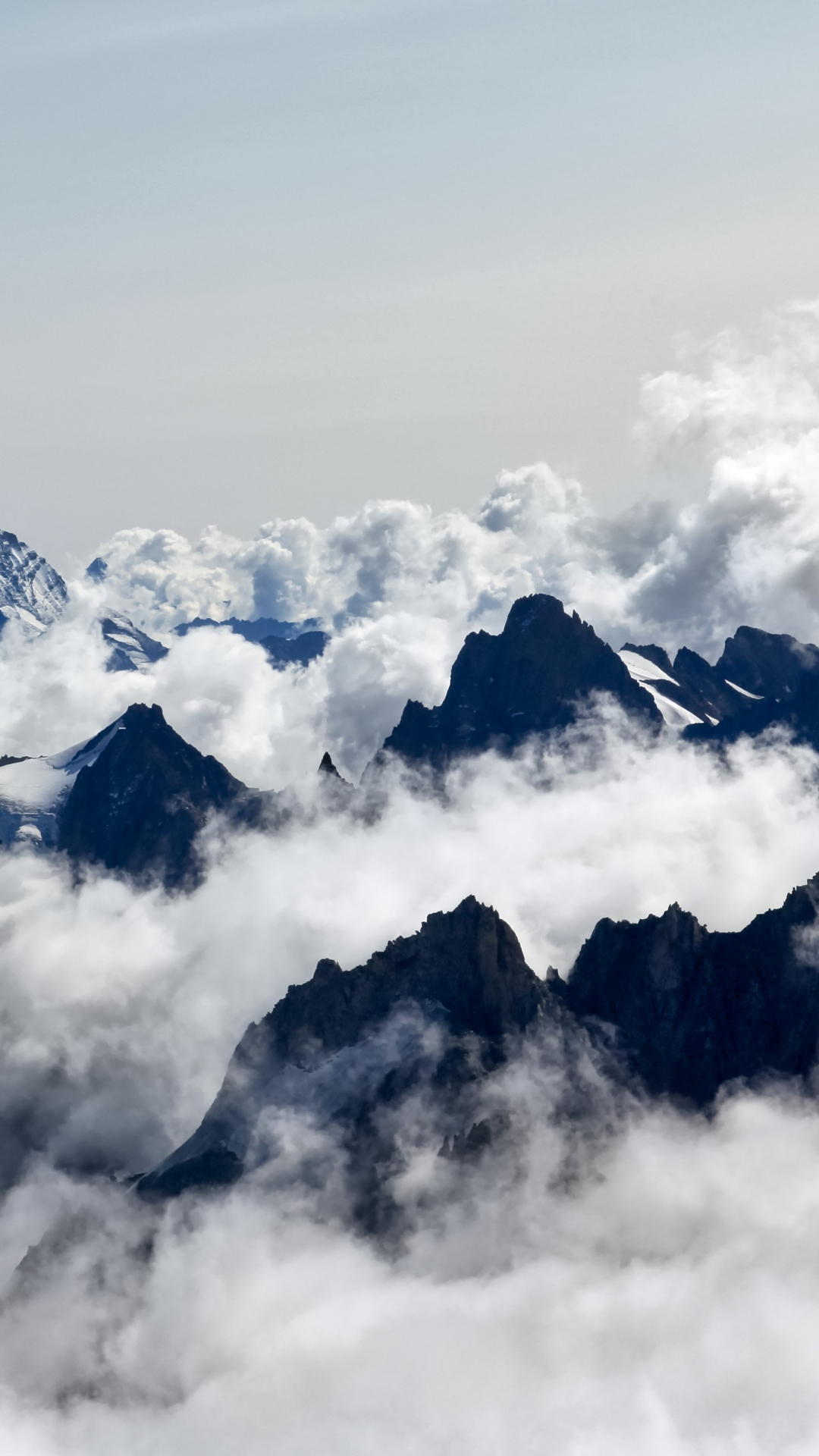 Mountain Clouds Iphone Wallpaper - Utmb 2019 - HD Wallpaper 