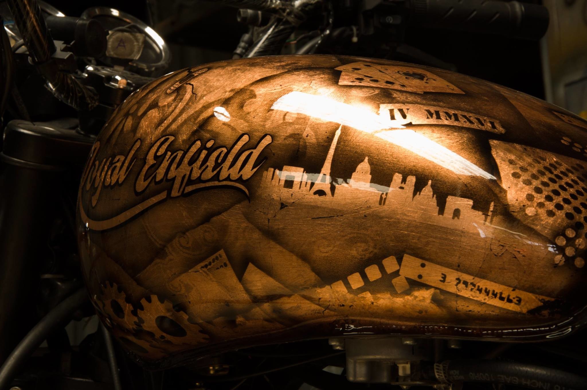 Modified Royal Enfield Wallpaper 
 Data Src Most Popular - Royal Enfield Tank Art - HD Wallpaper 