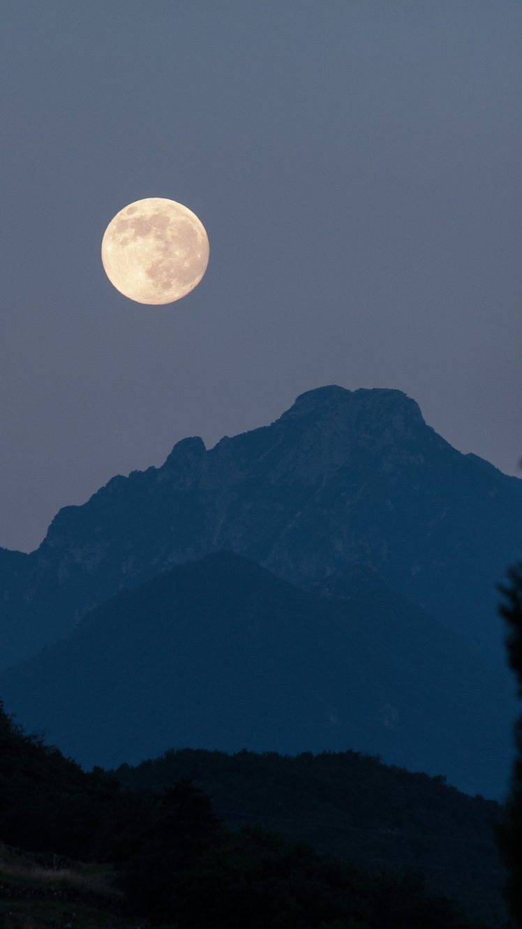 Mountain Wallpaper Portrait - HD Wallpaper 