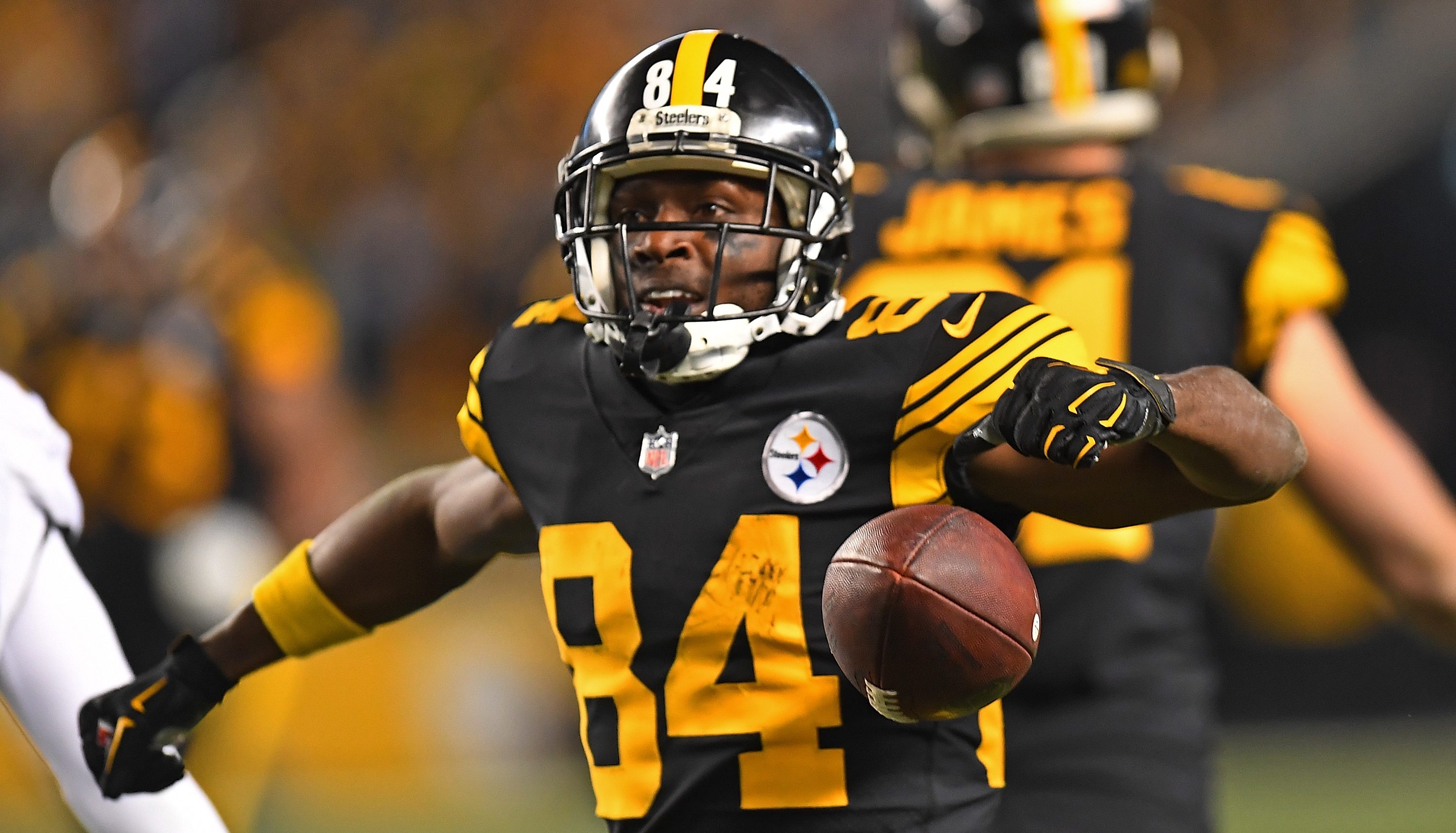 Antonio Brown 2017 - HD Wallpaper 