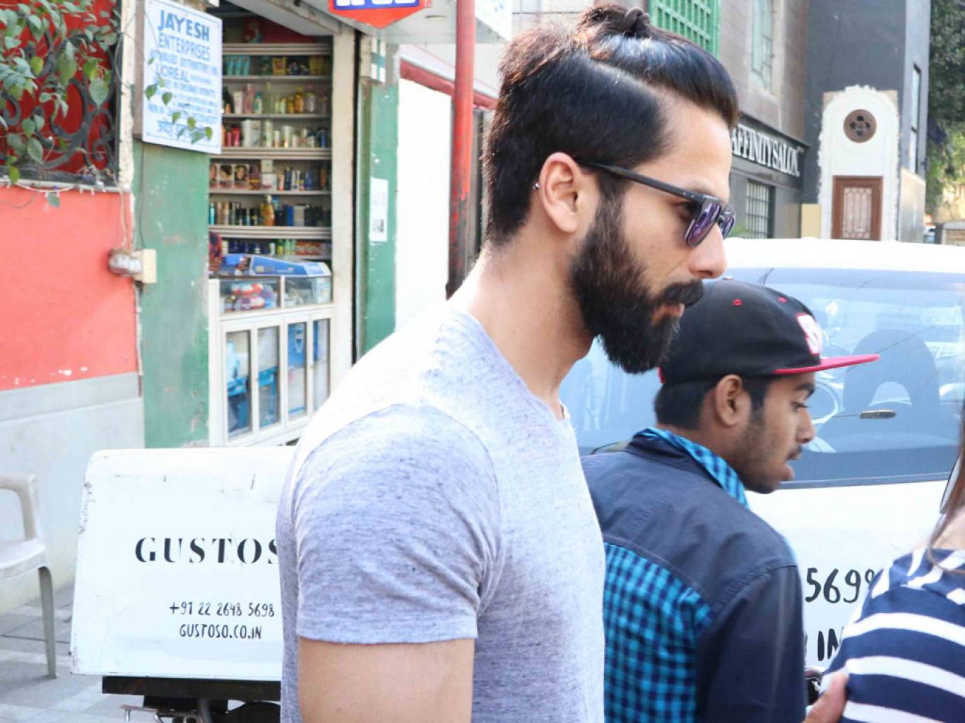 Shahid Kapoor Wallpapers - Shahid Kapoor Pics Hd - 1366x1024 Wallpaper - Shahid Kapoor Wallpapers - Shahid Kapoor Pics Hd - 1366x1024 Wallpaper -