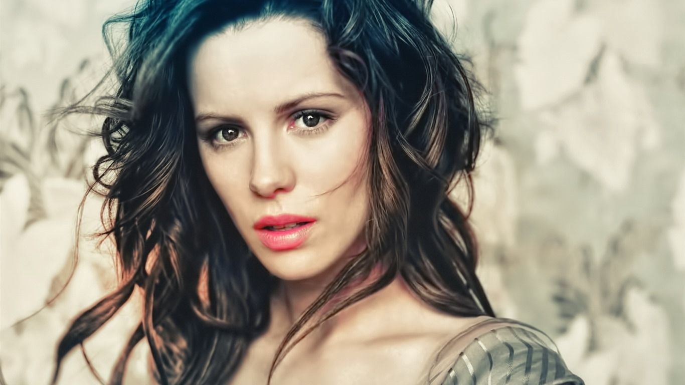 Theo James And Kate Beckinsale - HD Wallpaper 