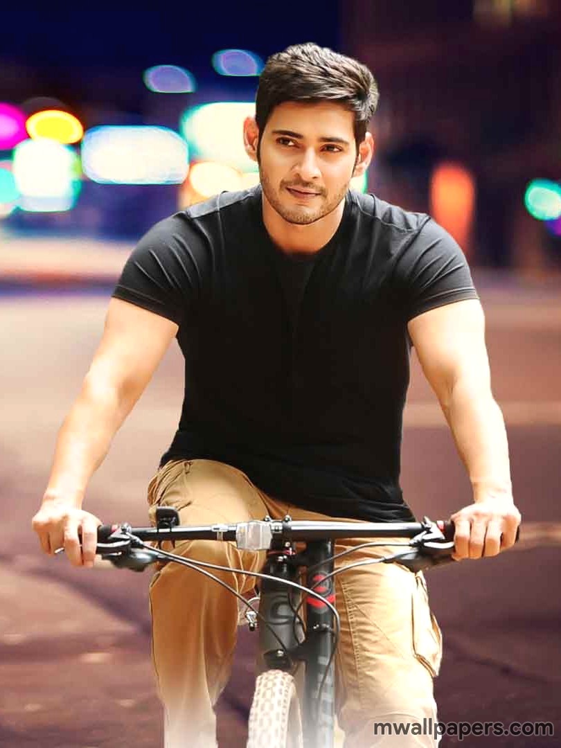 Mahesh Babu Hd Images And Wallpapers (4381) - Mahesh Babu On Cycle - HD Wallpaper 