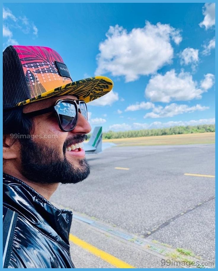 Vijay Deverakonda New Hd Wallpapers & High-definition - New Look Vijay Devarakonda - HD Wallpaper 