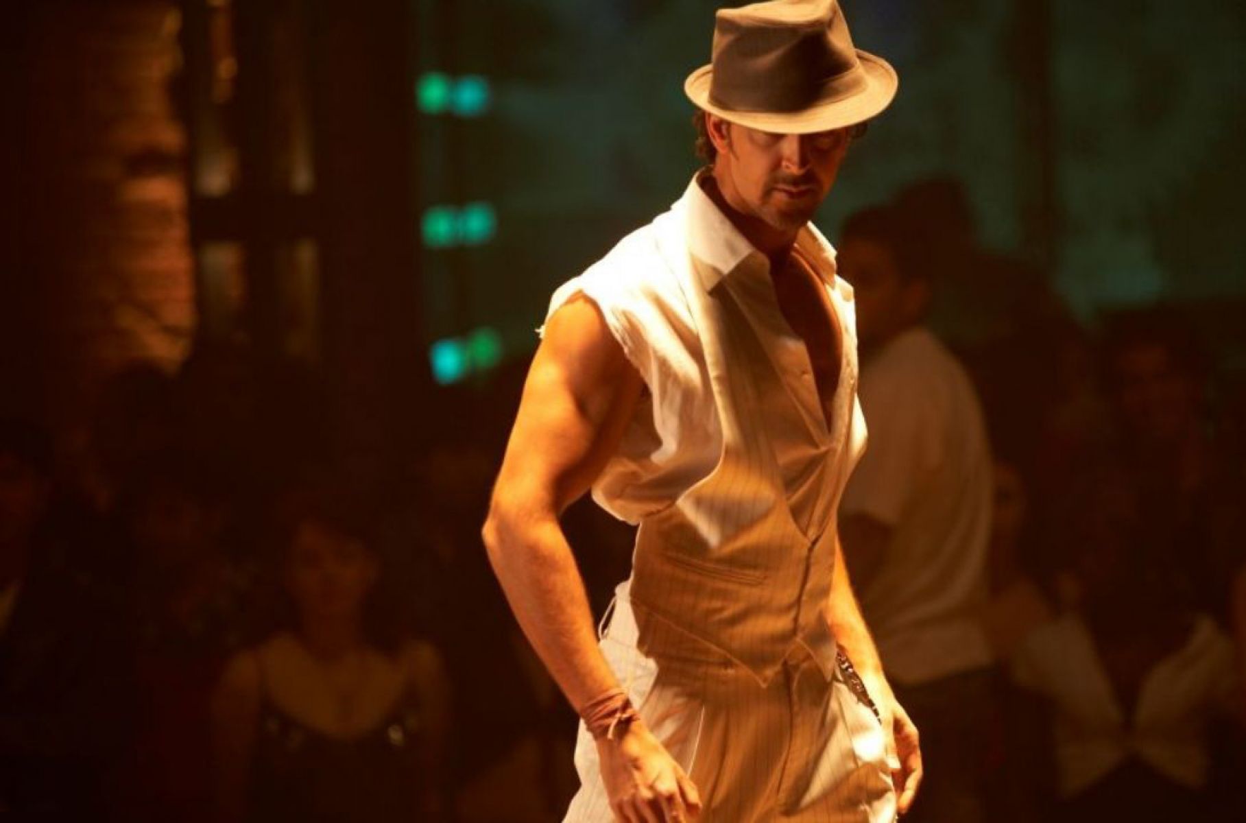 Hrithik Roshan Wallpaper - Hrithik Roshan In Just Dance - HD Wallpaper 