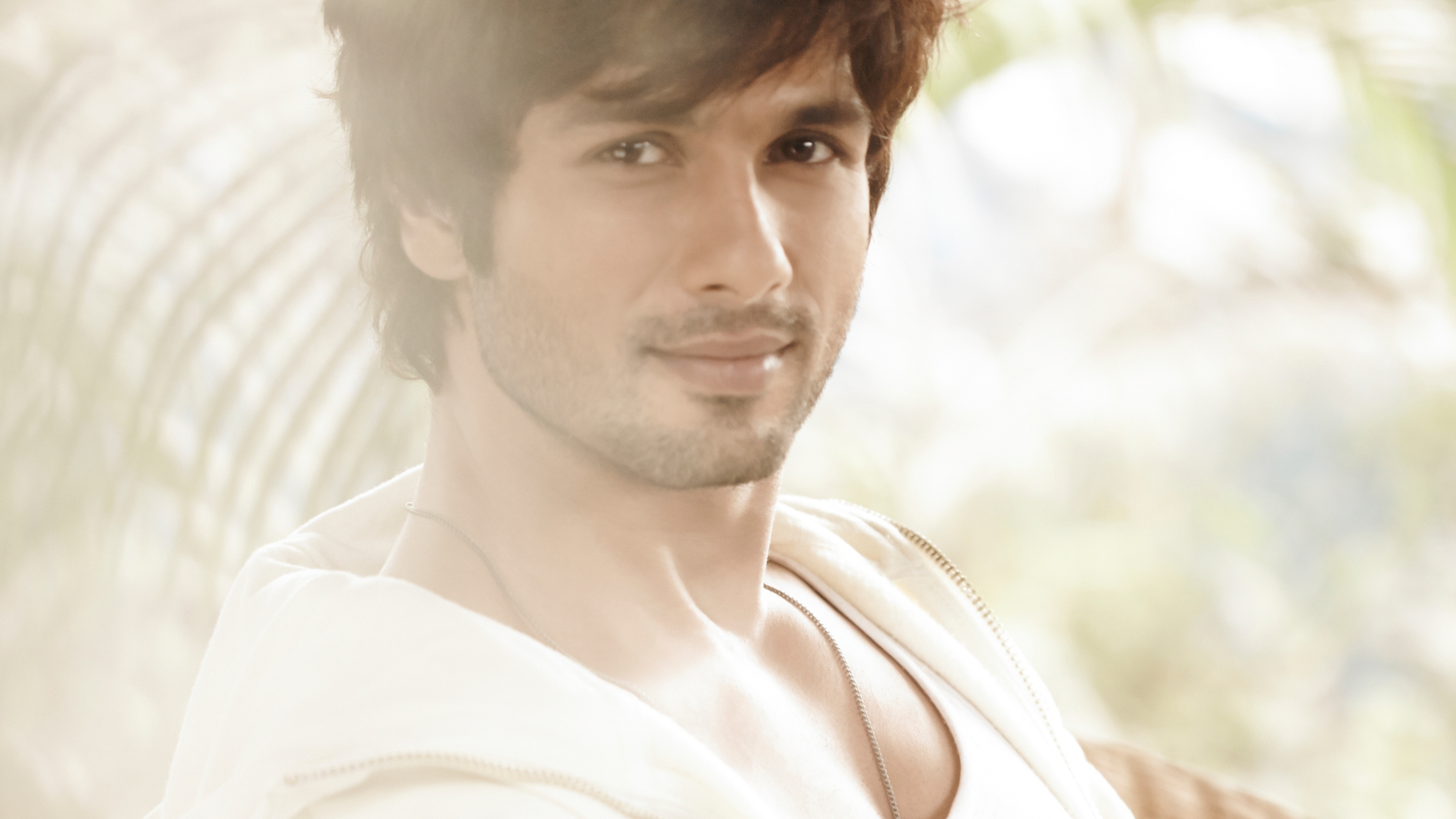 Hair Style Of Shahid Kapoor - 5120x2880 Wallpaper Hair Style Of Shahid Kapoor - 5120x2880 Wallpaper