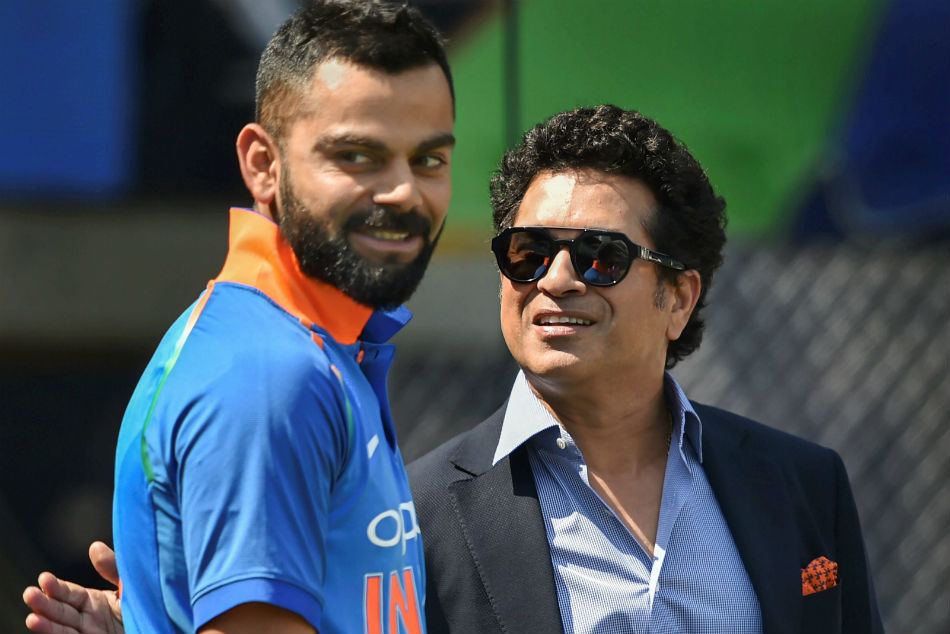 Sachin Tendulkar Photos - Virat Kohli With Sachin Tendulkar - HD Wallpaper 