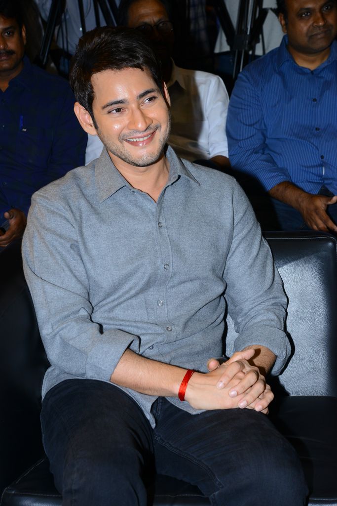 Mahesh Babu - Mahesh Babu Maharshi Success Meet - HD Wallpaper 