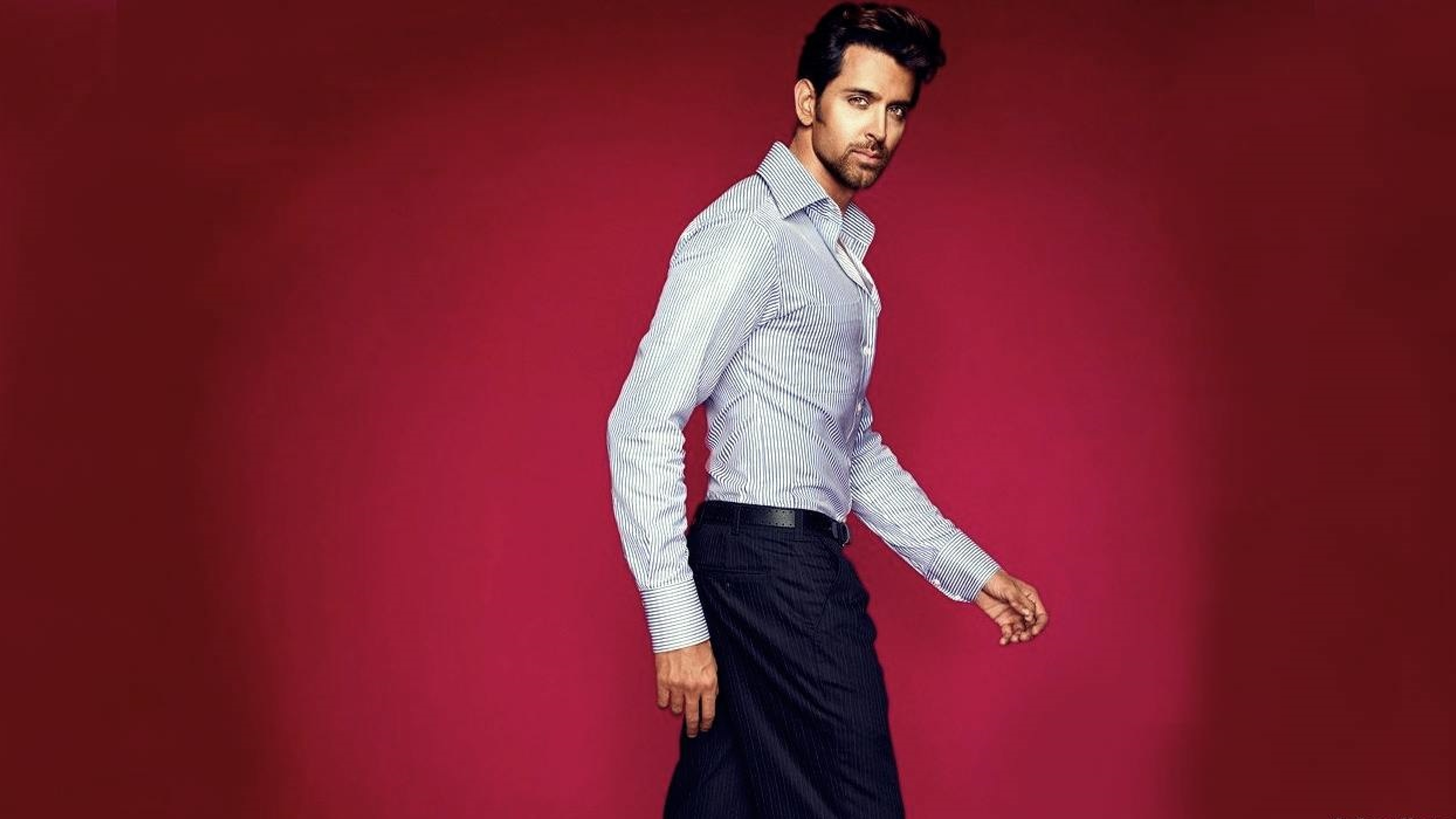 Hrithik Roshan Pic Hd - HD Wallpaper 