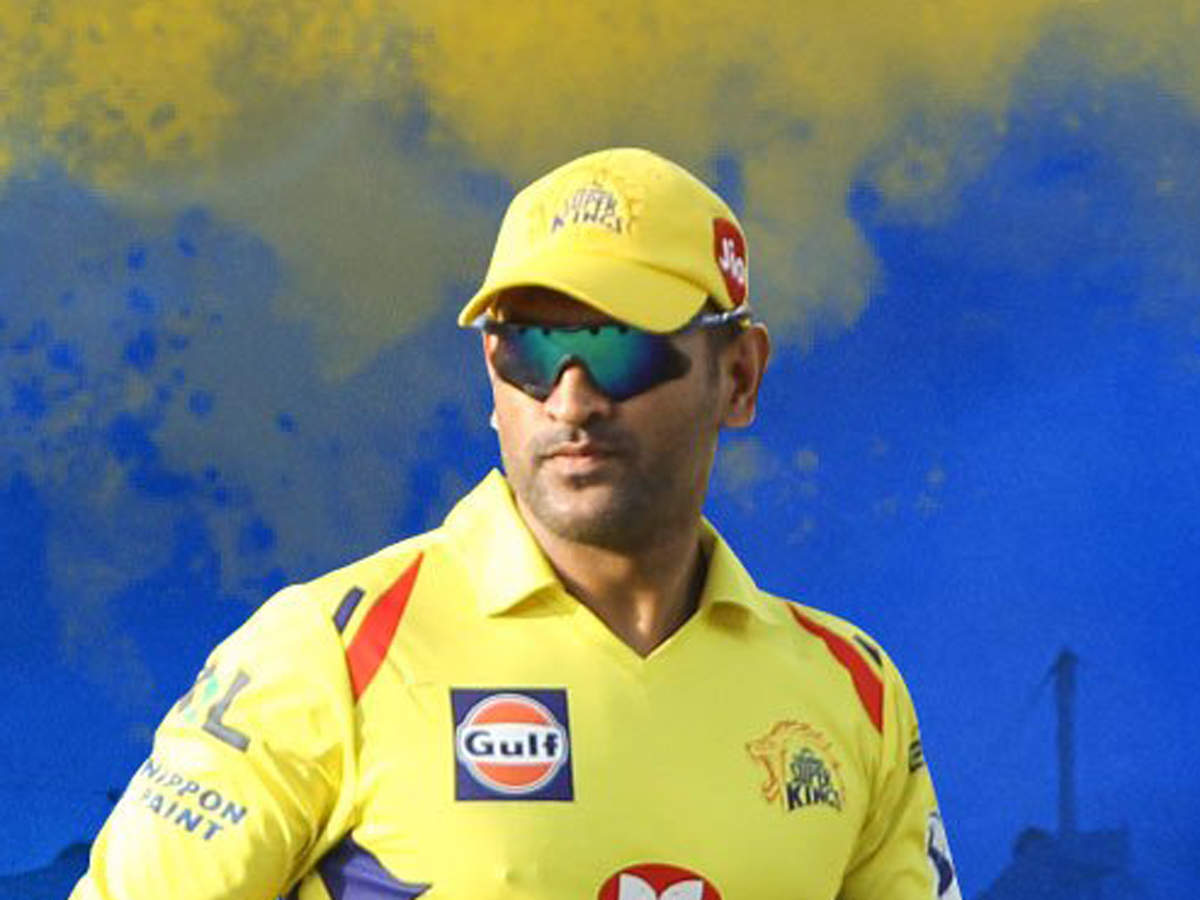 Ms Dhoni Was Seen Angrily Gesturing At The Umpire - Ms Dhoni - HD Wallpaper 
