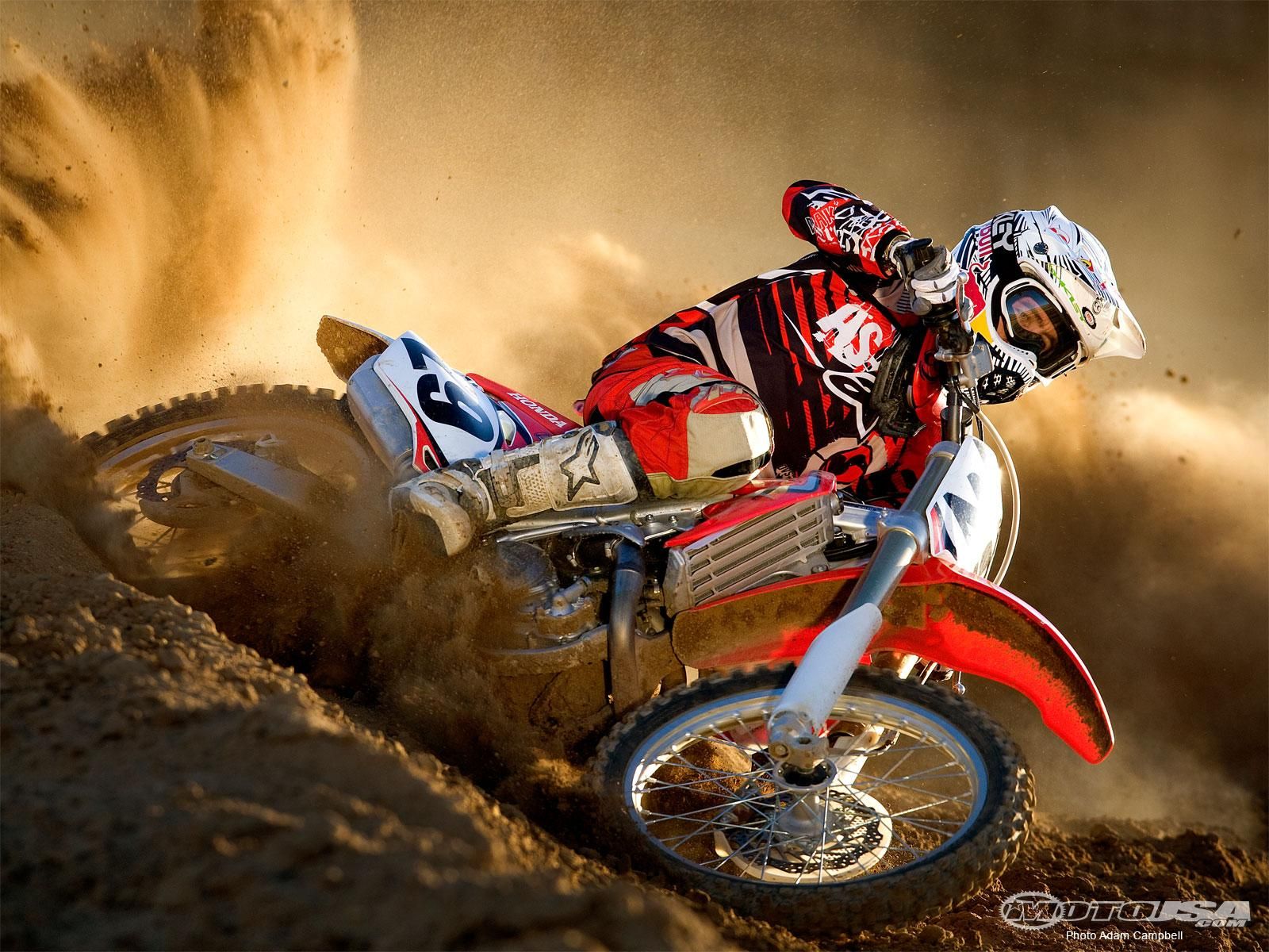 Honda Dirt Bike Background - HD Wallpaper 