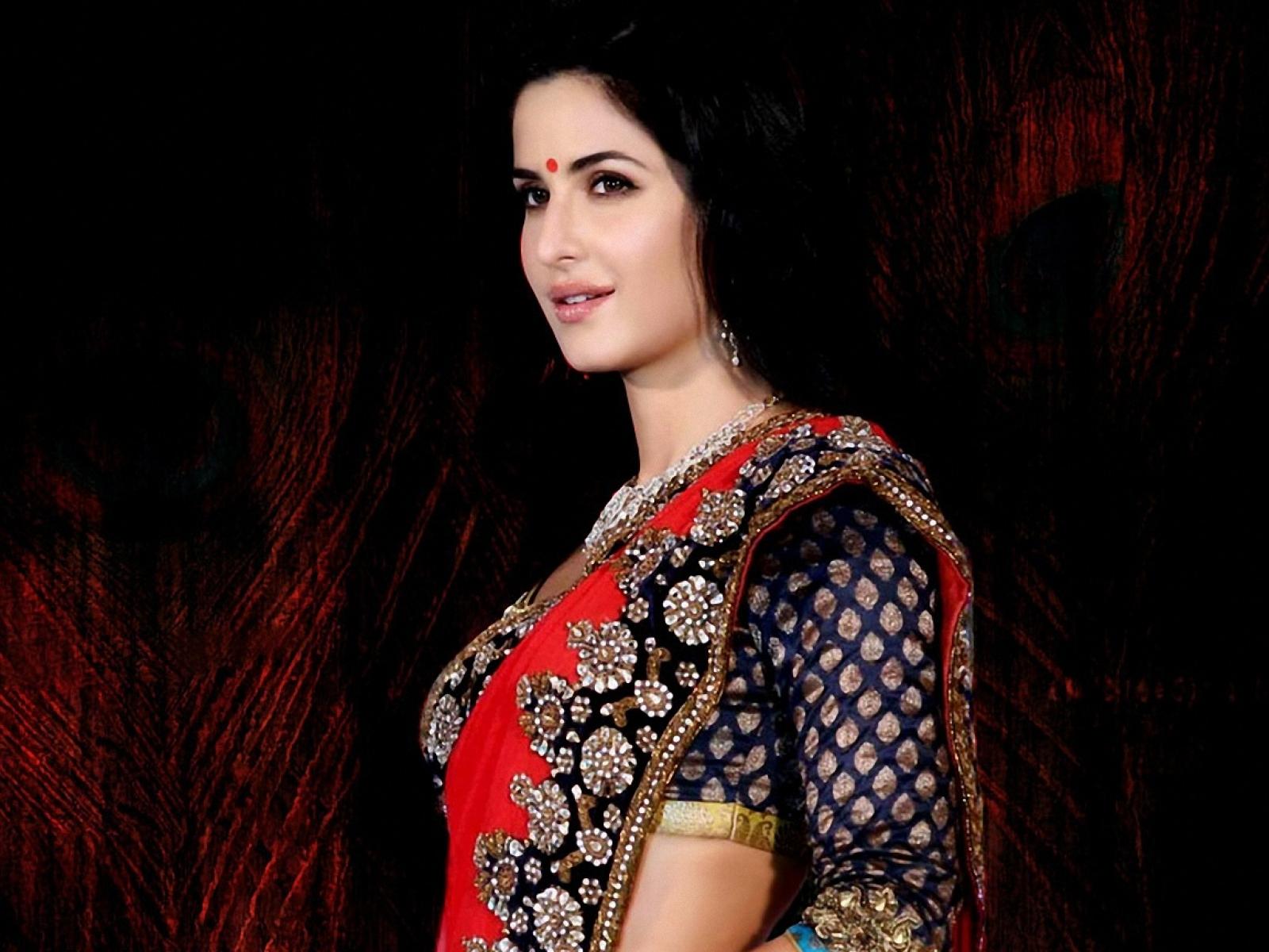 The Look Of These Bollywood Actresses In Saree - Katrina Kaif Full Hd - HD Wallpaper 