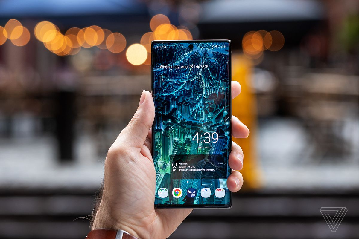 Samsung Galaxy Note 10 Hands - HD Wallpaper 