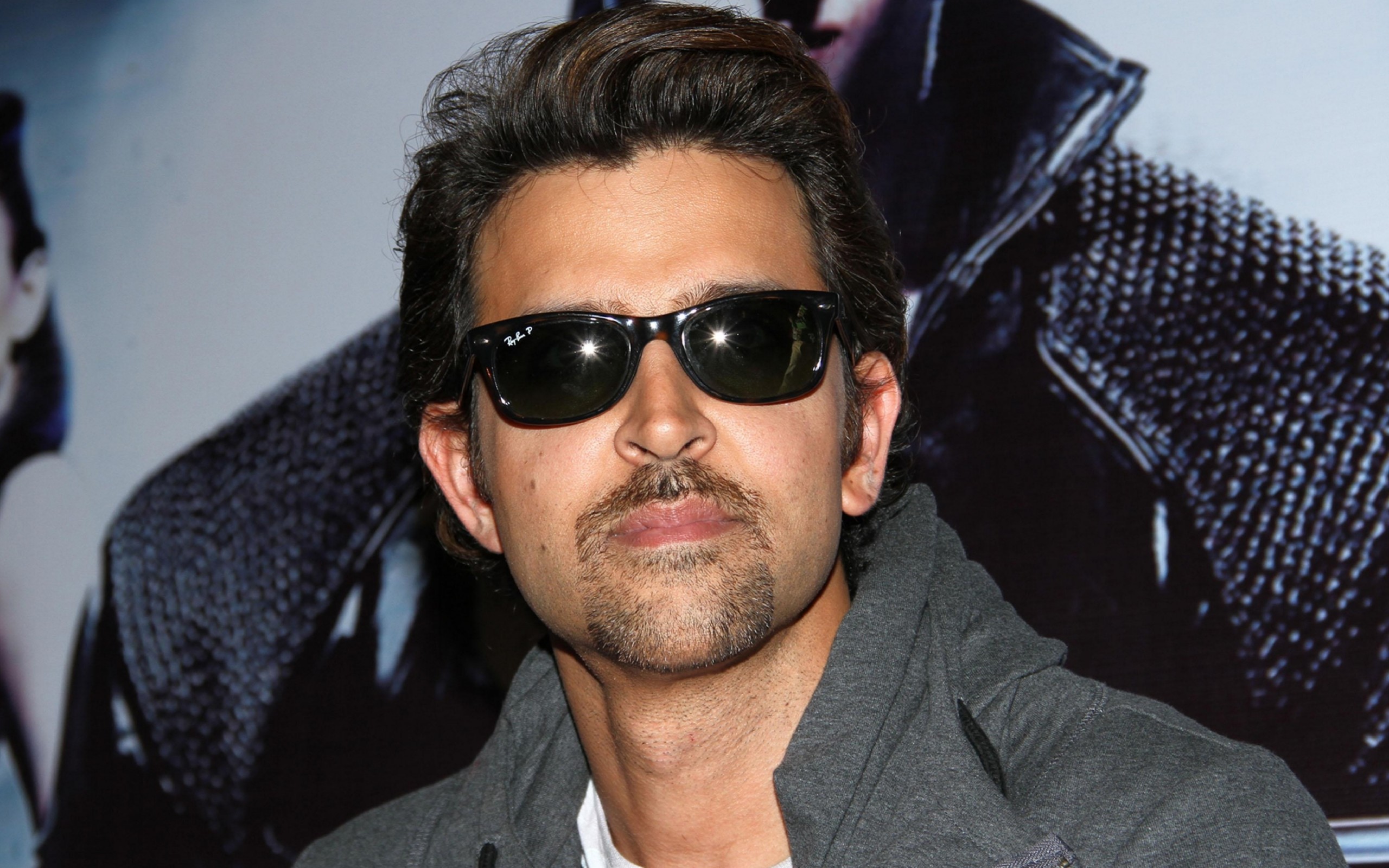 Hritik Roshan Now - HD Wallpaper 