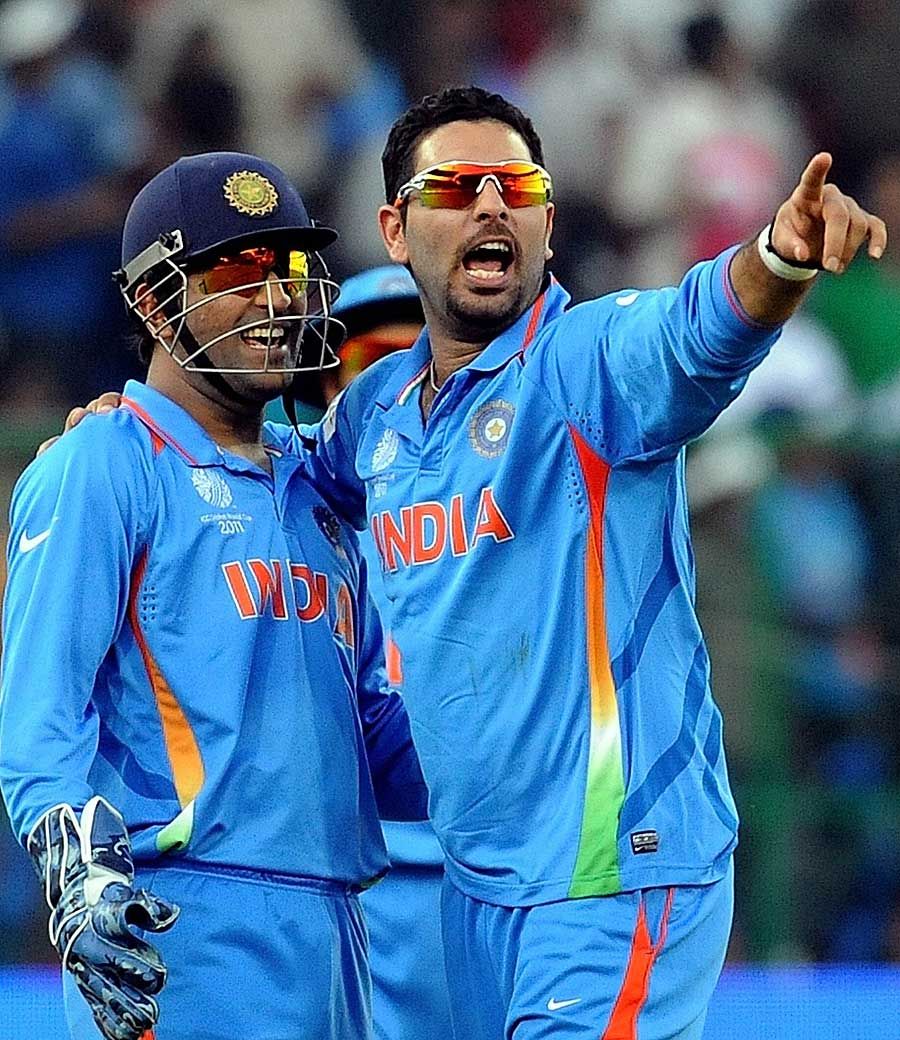 Yuvraj Singh And Ms Dhoni - HD Wallpaper 