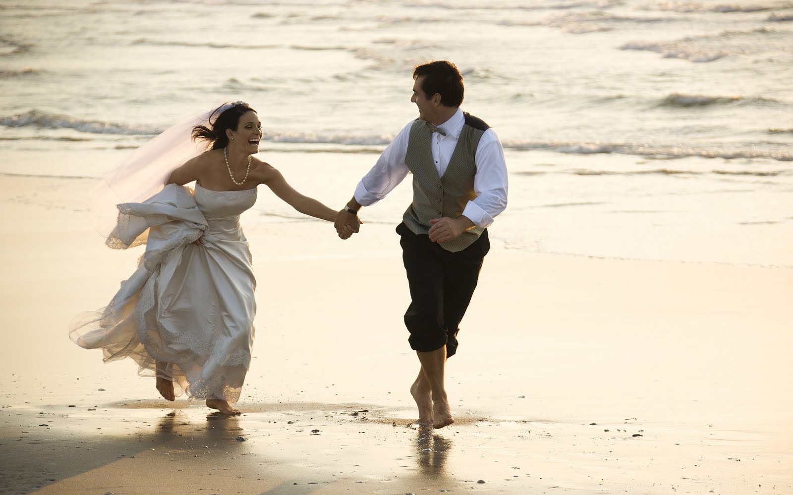 Couple, Love, And Beach Image - Colin O Donoghue Beach - HD Wallpaper 