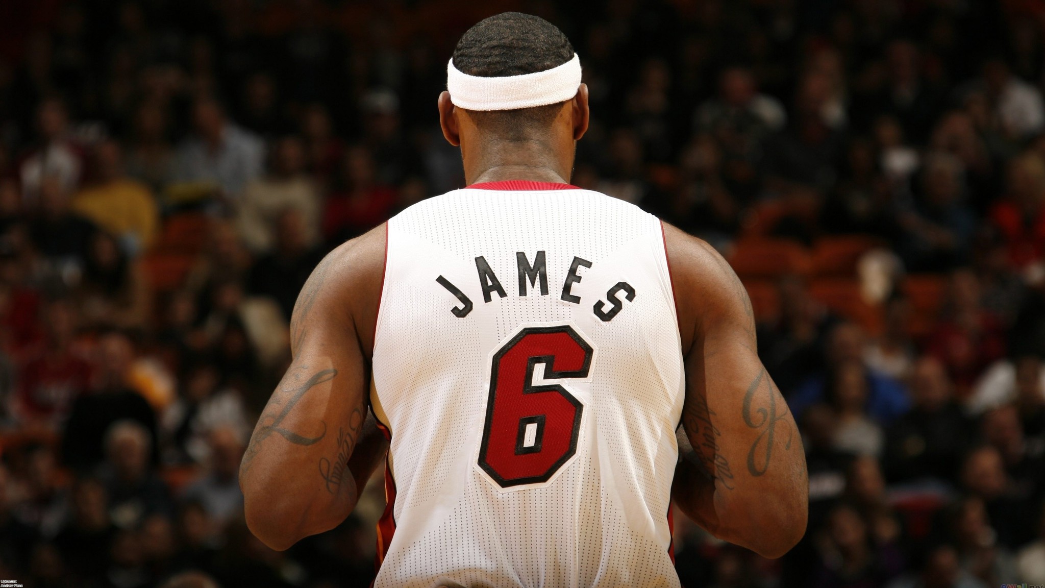 Lebron James Miami Heat Nba Hd Wallpaper - Lebron James Miami Wallpaper Hd - HD Wallpaper 