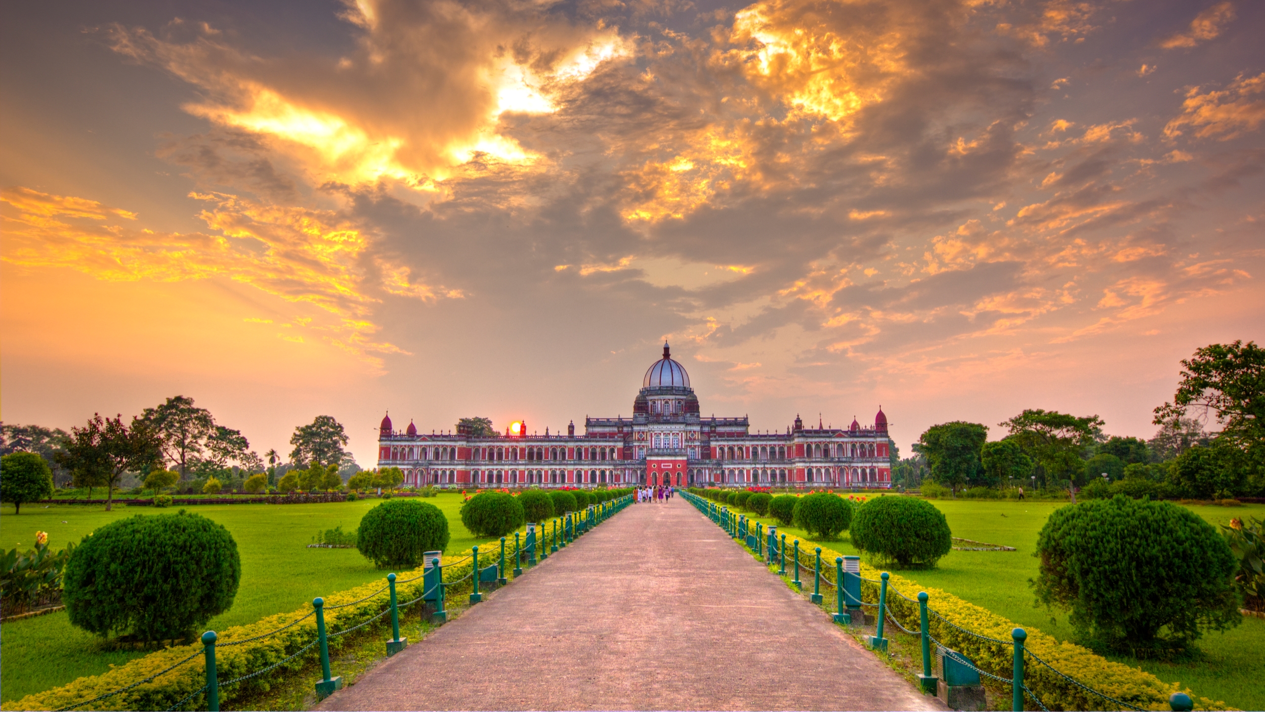 Cooch Behar Palace Wallpaper - Bangalore Mysore Ooty - HD Wallpaper 