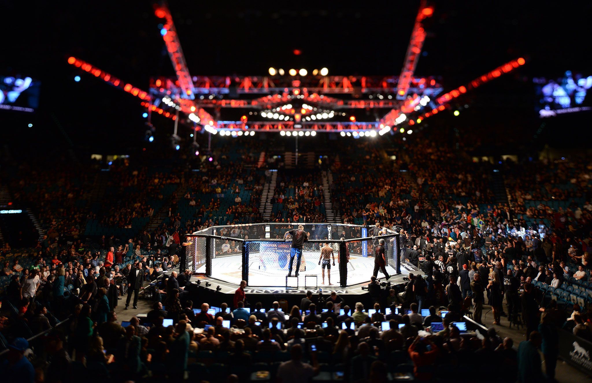 Mma Hd Wallpapers Backgrounds Wallpaper - Ufc Live - 2048x1327 Wallpaper -  