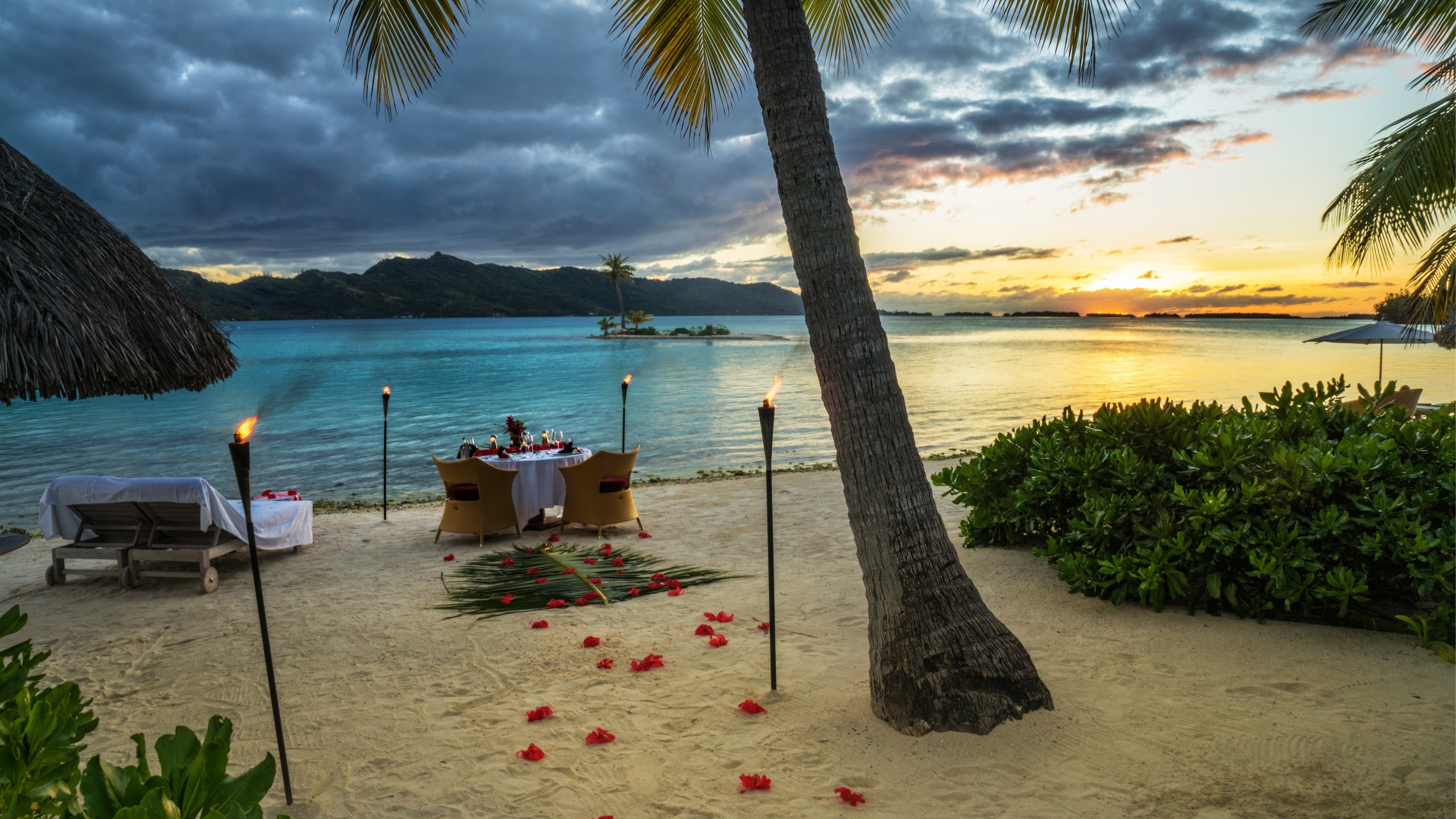 Bora Bora Couple - HD Wallpaper 